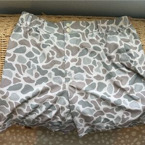 BURLEBO Size Large Light Gray & Taupe Camouflage Windbreaker Men’s Shorts